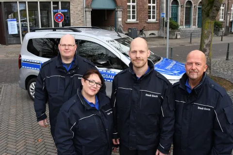 Jürgen Hanke, Monique Vignold, Roman Hagemann und Michael Drechsel bilden den Kommunalen Ordnungsdienst der Stadt Goch (Foto: Torsten Matenaers)
