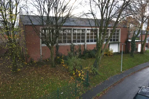Turnhalle der ehemaligen St. Martin Schule in Pfalzdorf (Foto: Torsten Matenaers)